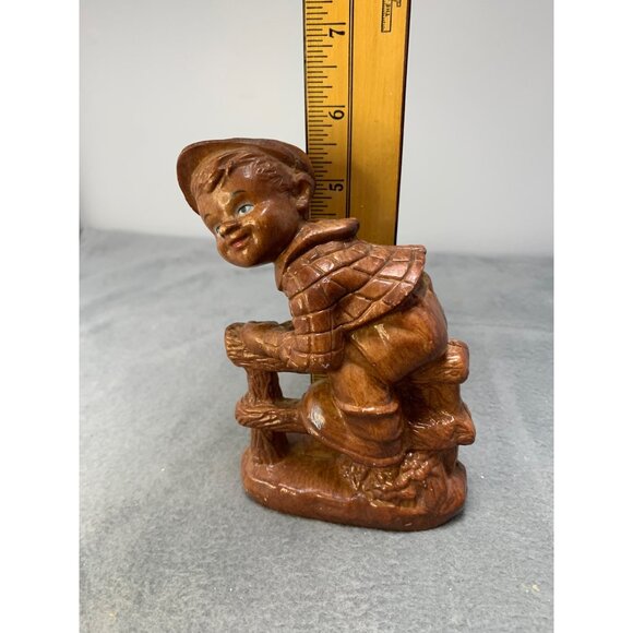 Vintage Faux Wood Wee Willie Winkie Boy Figurine Nursey Rhyme 1960s - Picture 6 of 9
